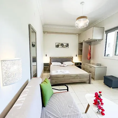 Stavros Tsoukaládhes