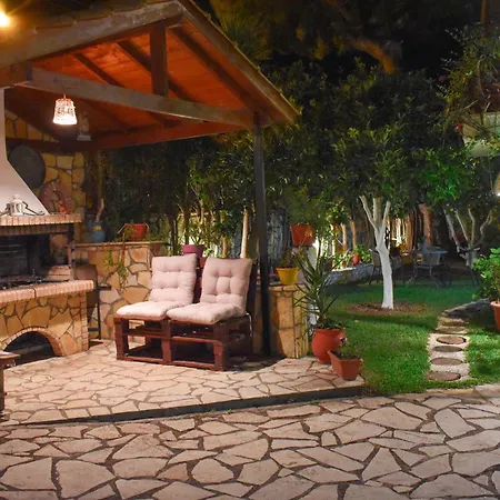 Apartament Stavros Tsoukaládhes
